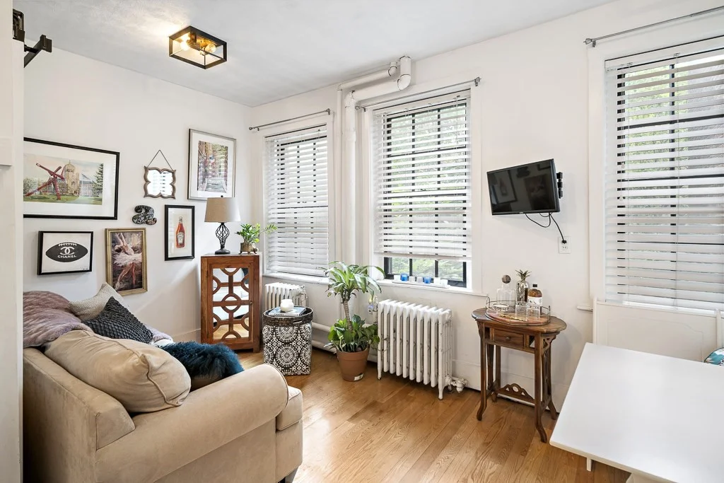 Studio bed, 1 bath apartment for rent at 91 W Cedar St Unit 1, Beacon Hill — photo 4 of 19