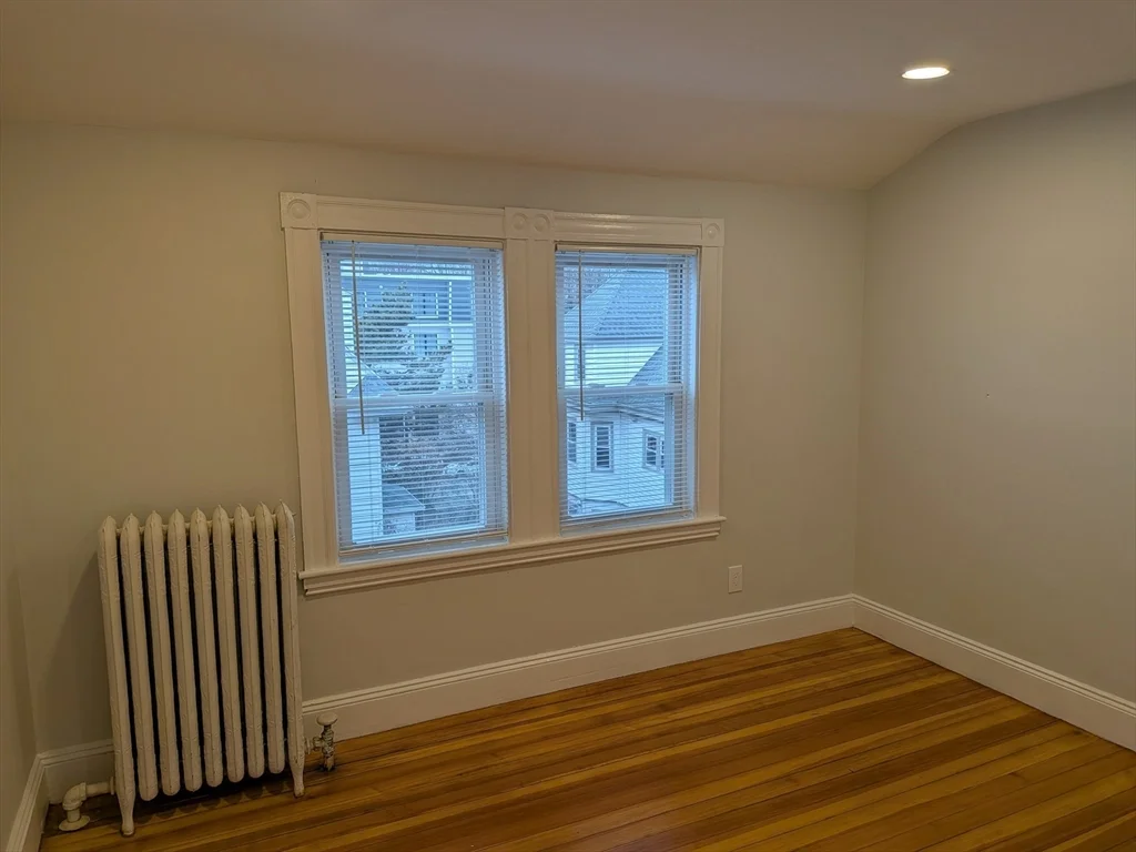 3 bed, 1 bath apartment for rent at 91 Wallingford Rd Unit 3, Brighton — photo 13 of 19