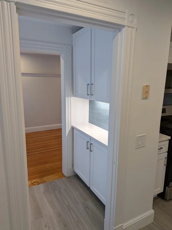 3 bed, 1 bath apartment for rent at 91 Wallingford Rd Unit 3, Brighton — photo 5 of 19