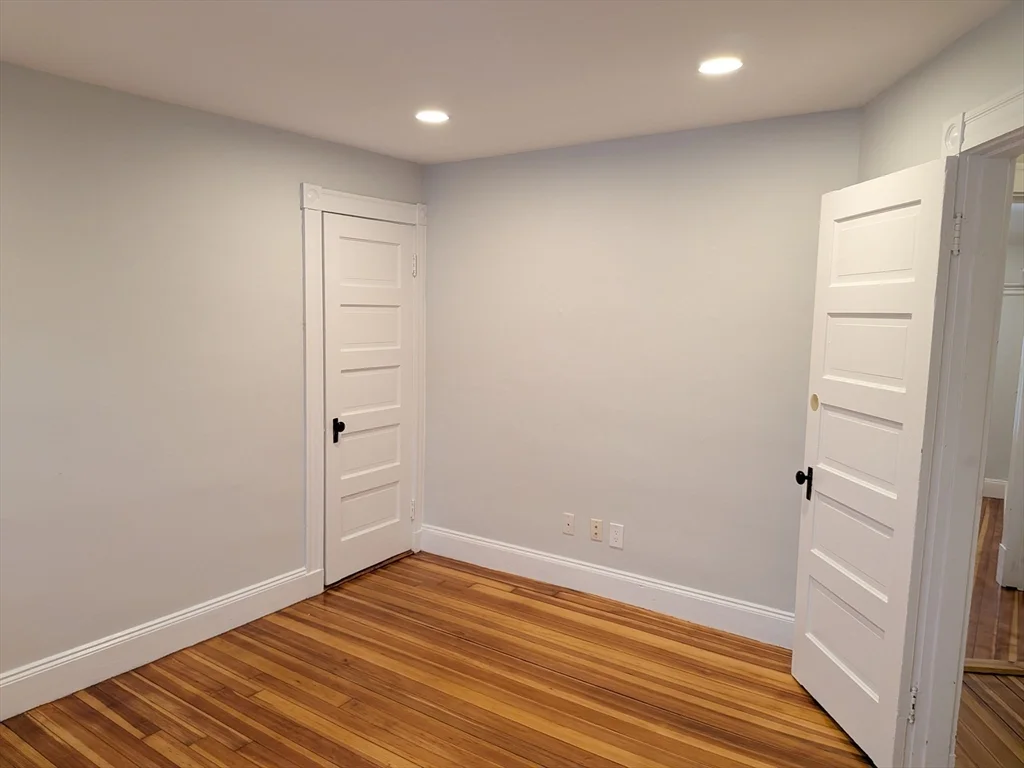 3 bed, 1 bath apartment for rent at 91 Wallingford Rd Unit 3, Brighton — photo 14 of 19