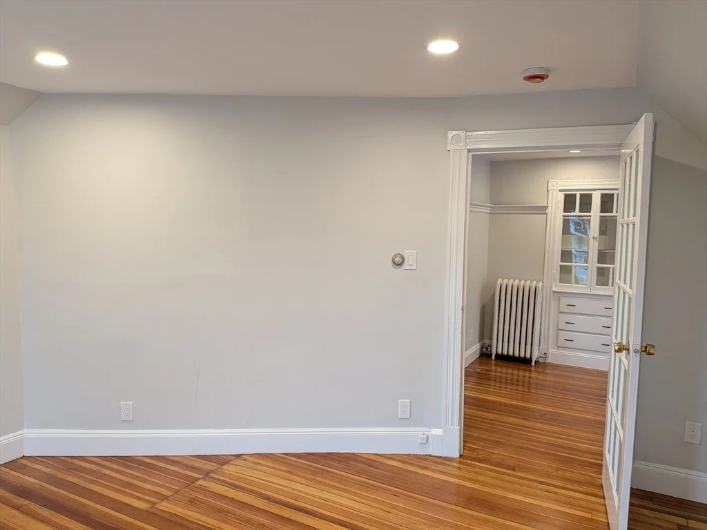 3 bed, 1 bath apartment for rent at 91 Wallingford Rd Unit 3, Brighton — photo 16 of 19