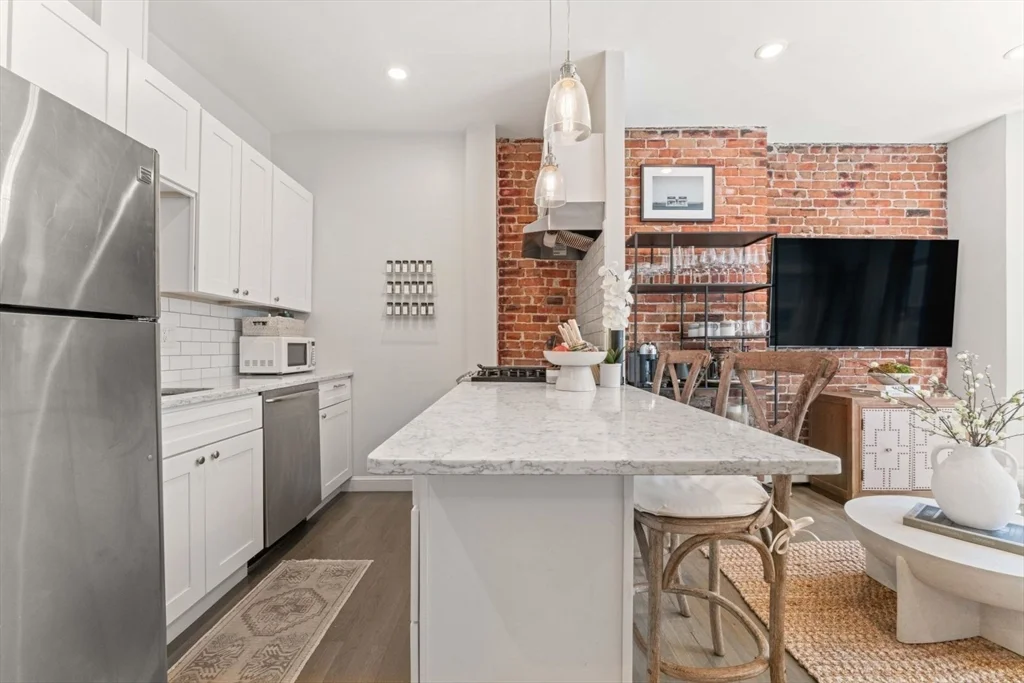2 bed, 1 bath apartment for rent at 91 Waltham St Unit 4, South End — photo 9 of 26