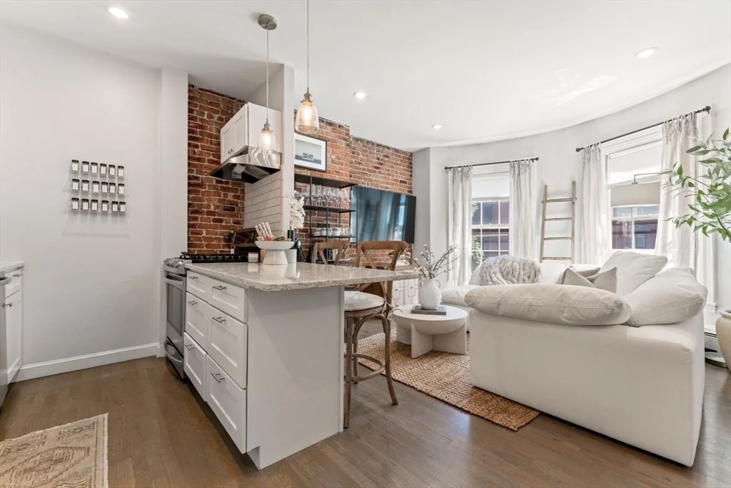 2 bed, 1 bath apartment for rent at 91 Waltham St Unit 4, South End — photo 8 of 26