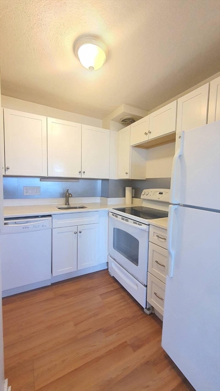 2 bed, 1 bath apartment for rent at 91 Washington St Unit 25, Quincy Center — photo 4 of 9