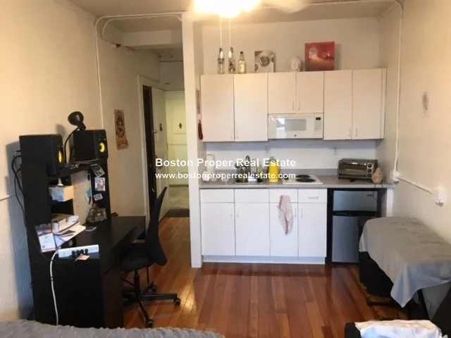 Studio bed, 1 bath apartment for rent at 91 Westland Ave Unit 428, Fenway — photo 1 of 8