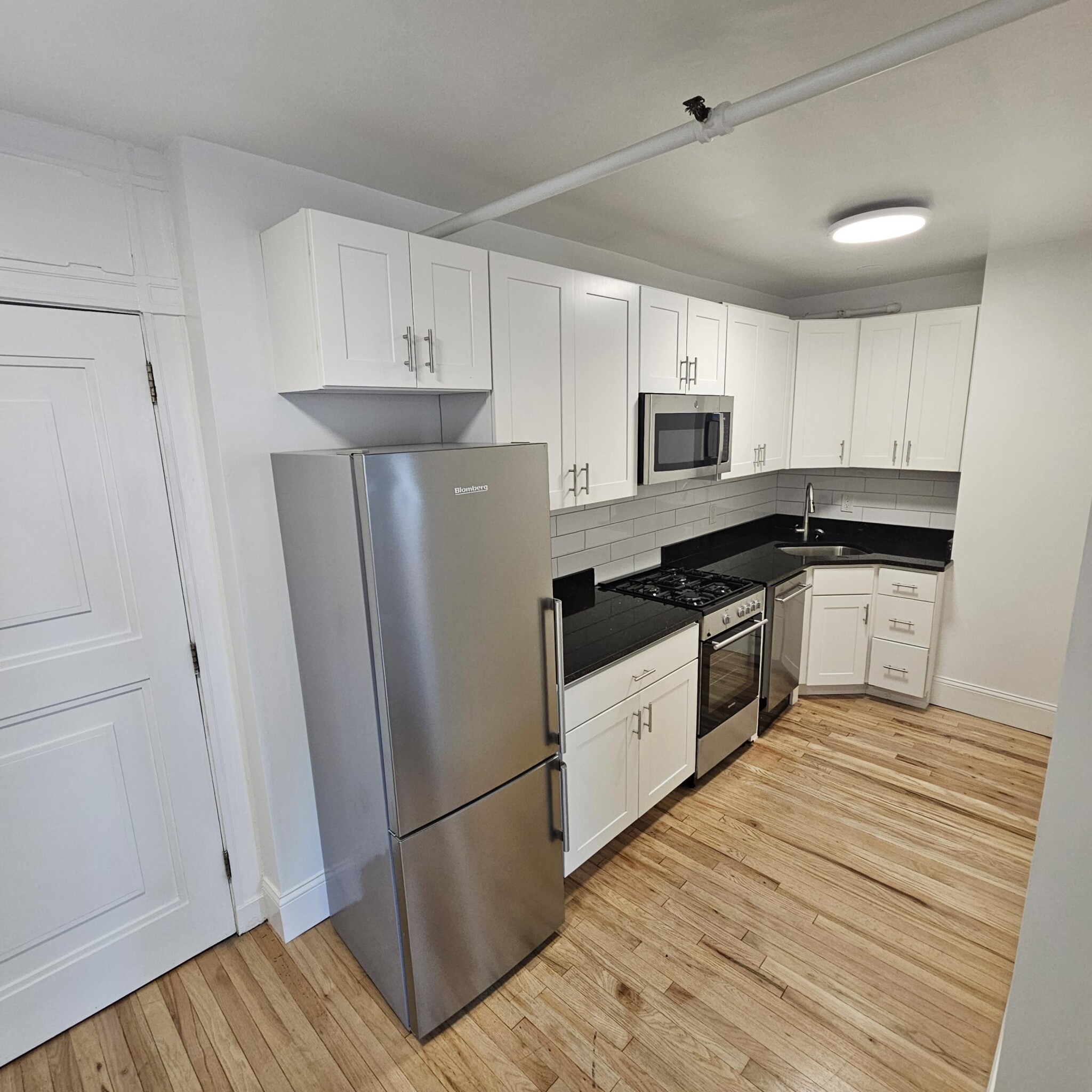 2 bed, 1 bath apartment for rent at 91 Westland Ave Unit 714, Fenway — photo 2 of 10