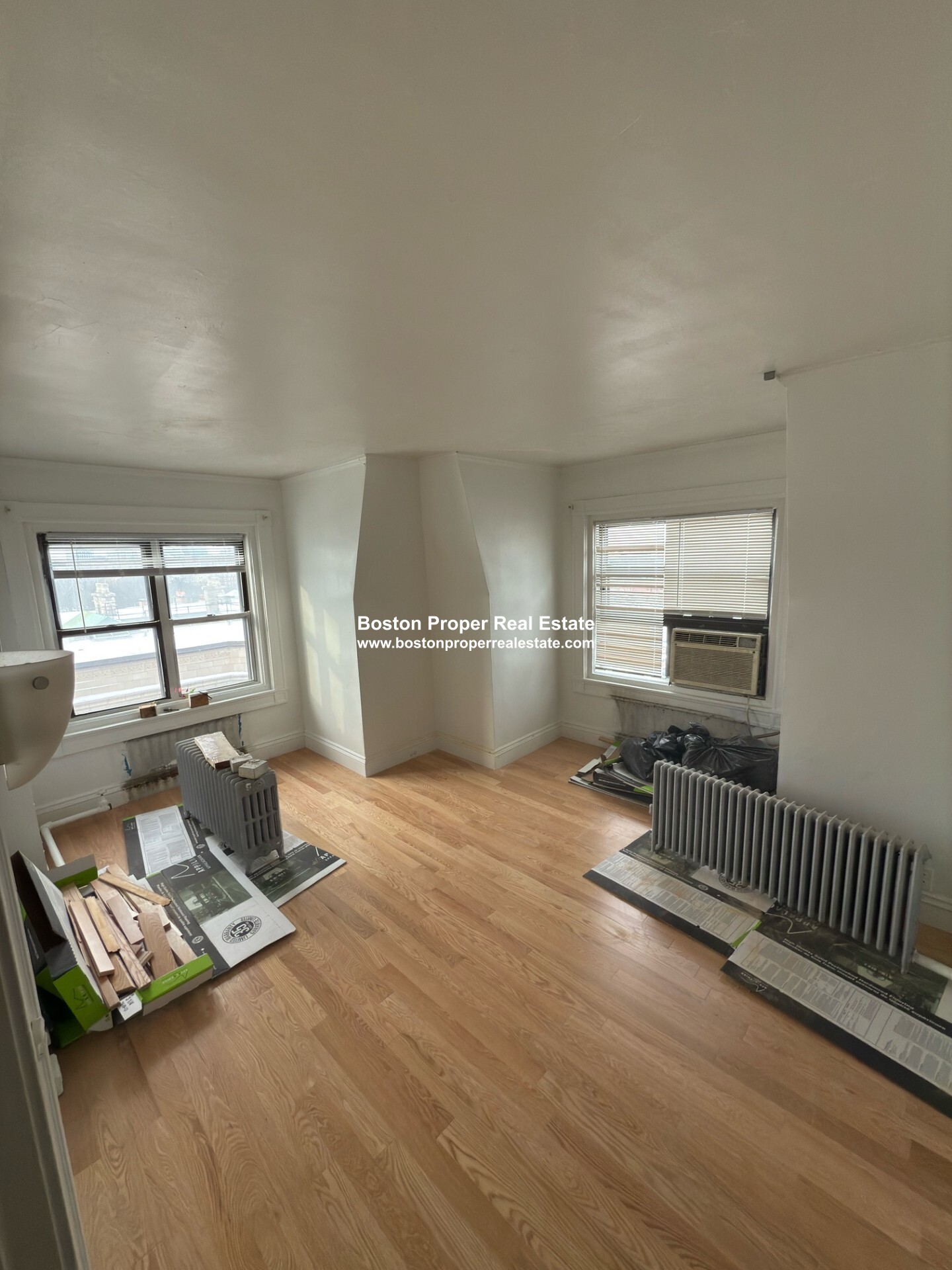 3 bed, 1 bath apartment for rent at 91 Westland Ave Unit 820, Fenway — photo 1 of 14