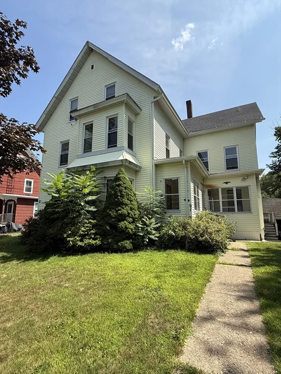 2 bed, 1 bath apartment for rent at 91 Woodland Ave Unit 1, Gardner — photo 1 of 6