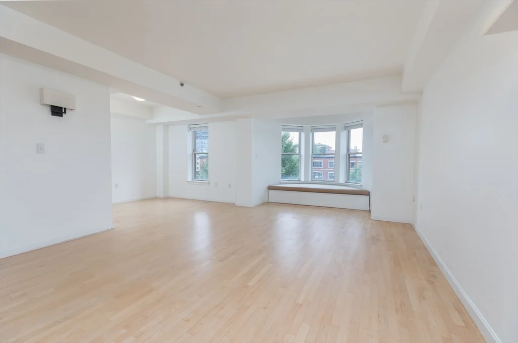 2 bed, 2 bath apartment for rent at 910 Beacon St Unit 4-R, Fenway — photo 4 of 14