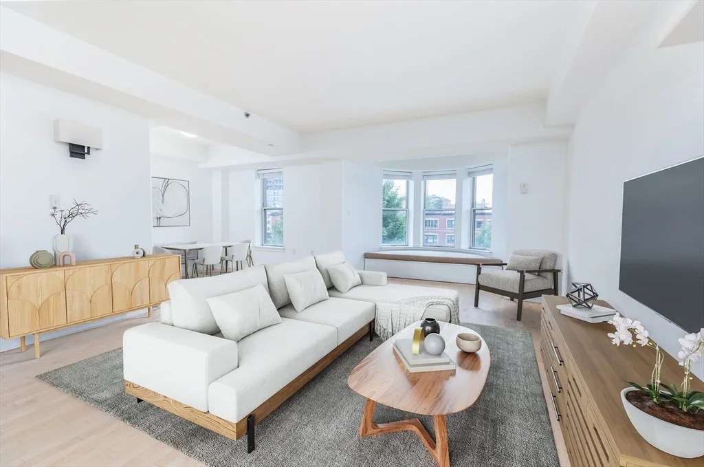 2 bed, 2 bath apartment for rent at 910 Beacon St Unit 4-R, Fenway