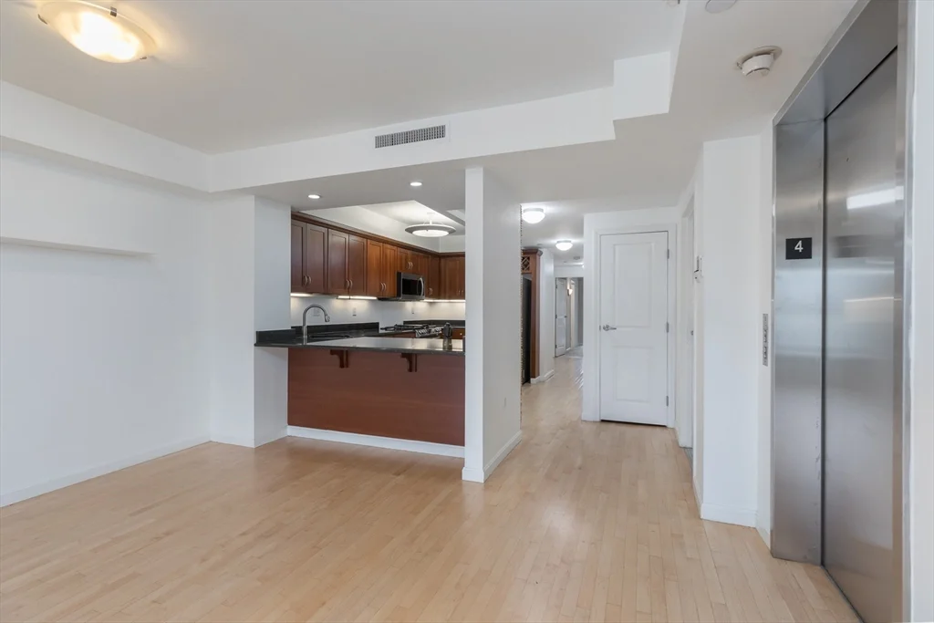 2 bed, 2 bath apartment for rent at 910 Beacon St Unit 4-R, Fenway — photo 8 of 14