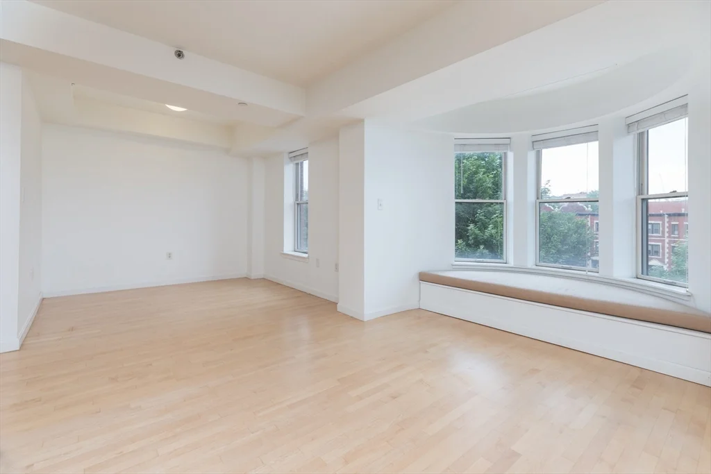 2 bed, 2 bath apartment for rent at 910 Beacon St Unit 4-R, Fenway — photo 6 of 14