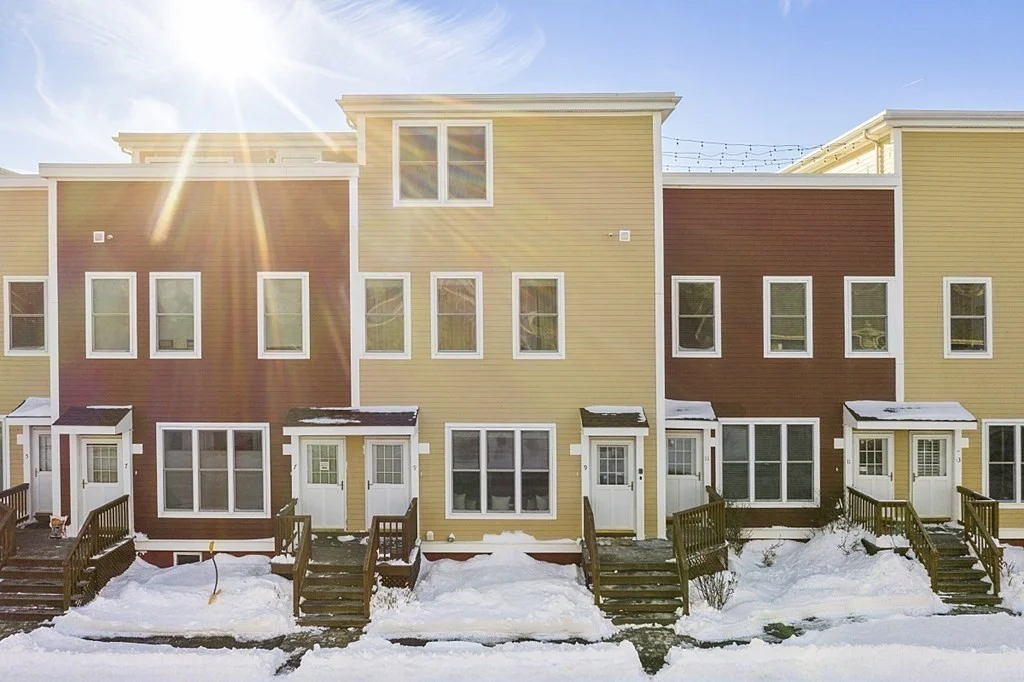 3 bed, 2 bath apartment for rent at 910 Saratoga St Unit 9, East Boston