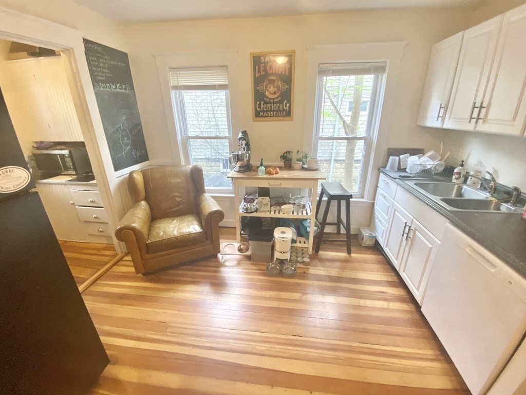 3 bed, 1 bath apartment for rent at 911 Broadway Unit 1, Davis Square — photo 14 of 32