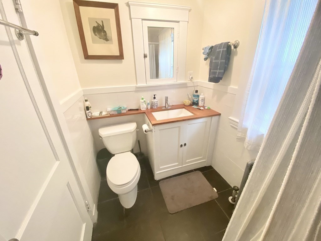3 bed, 1 bath apartment for rent at 911 Broadway Unit 1, Davis Square — photo 27 of 32