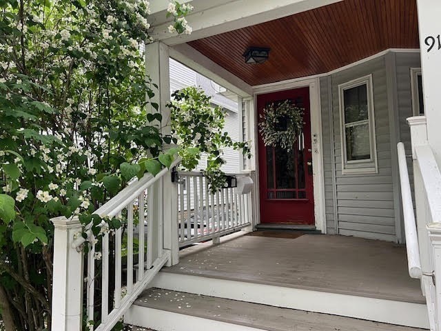 3 bed, 1 bath apartment for rent at 911 Broadway Unit 2, Davis Square — photo 2 of 23