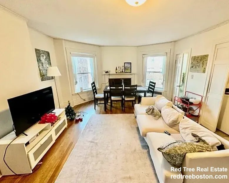 3 bed, 1 bath apartment for rent at 912 Beacon St Unit 2, Fenway
