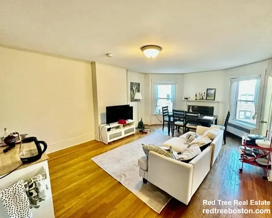 3 bed, 1 bath apartment for rent at 912 Beacon St Unit 2, Fenway — photo 2 of 14
