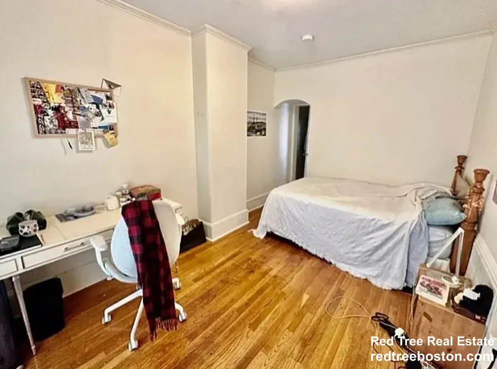 3 bed, 1 bath apartment for rent at 912 Beacon St Unit 2, Fenway — photo 14 of 14