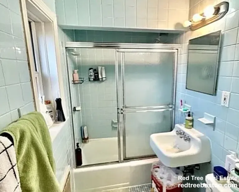 3 bed, 1 bath apartment for rent at 912 Beacon St Unit 2, Fenway — photo 10 of 14
