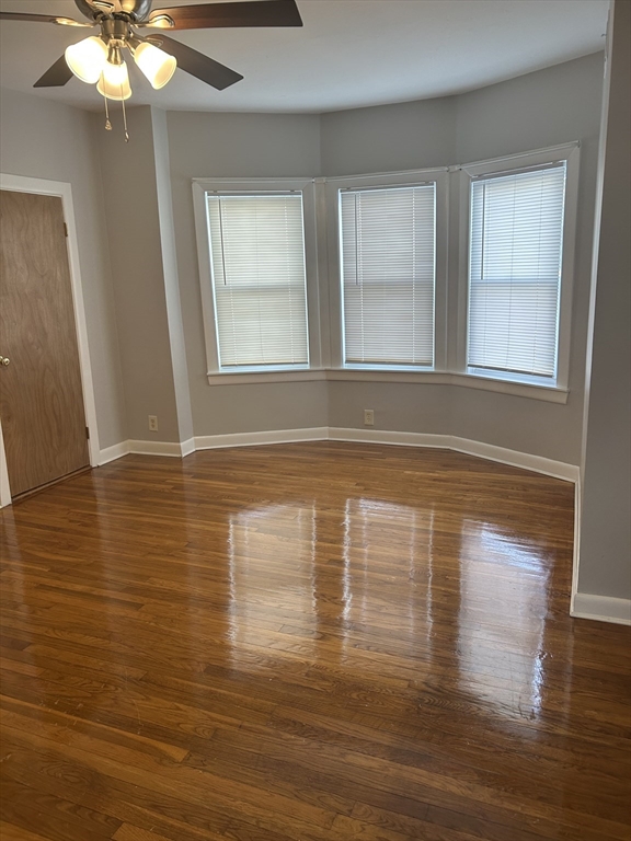 2 bed, 1 bath apartment for rent at 913 Bedford St Unit 1E, Fall River — photo 1 of 10
