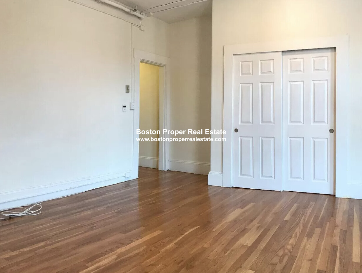 1 bed, 1 bath apartment for rent at 913 Boylston St Unit 2, Back Bay — photo 6 of 10