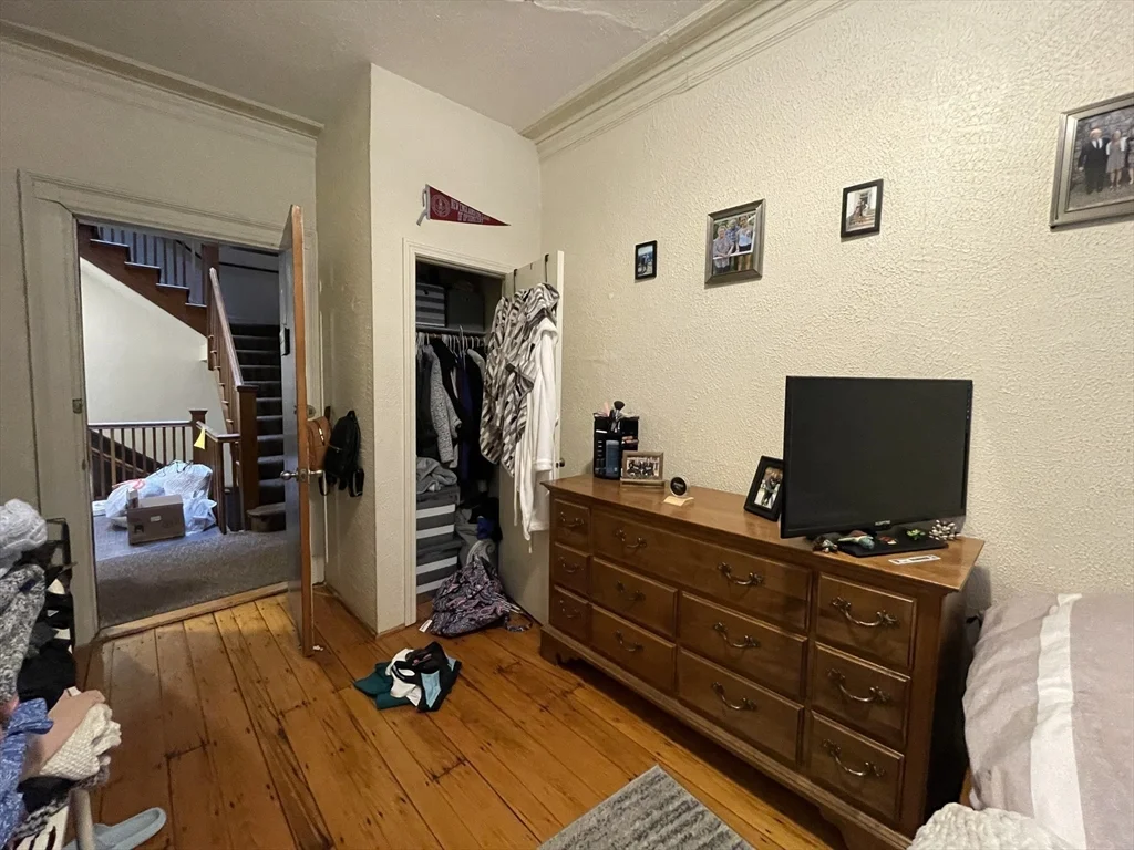 3 bed, 1 bath apartment for rent at 914 Beacon St Unit 2, Fenway — photo 12 of 13