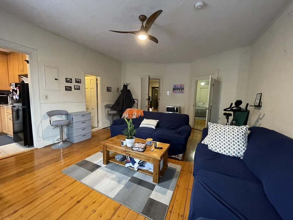 3 bed, 1 bath apartment for rent at 914 Beacon St Unit 2, Fenway — photo 8 of 13