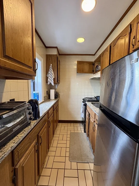 3 bed, 1 bath apartment for rent at 914 Beacon St Unit 4, Fenway — photo 3 of 19