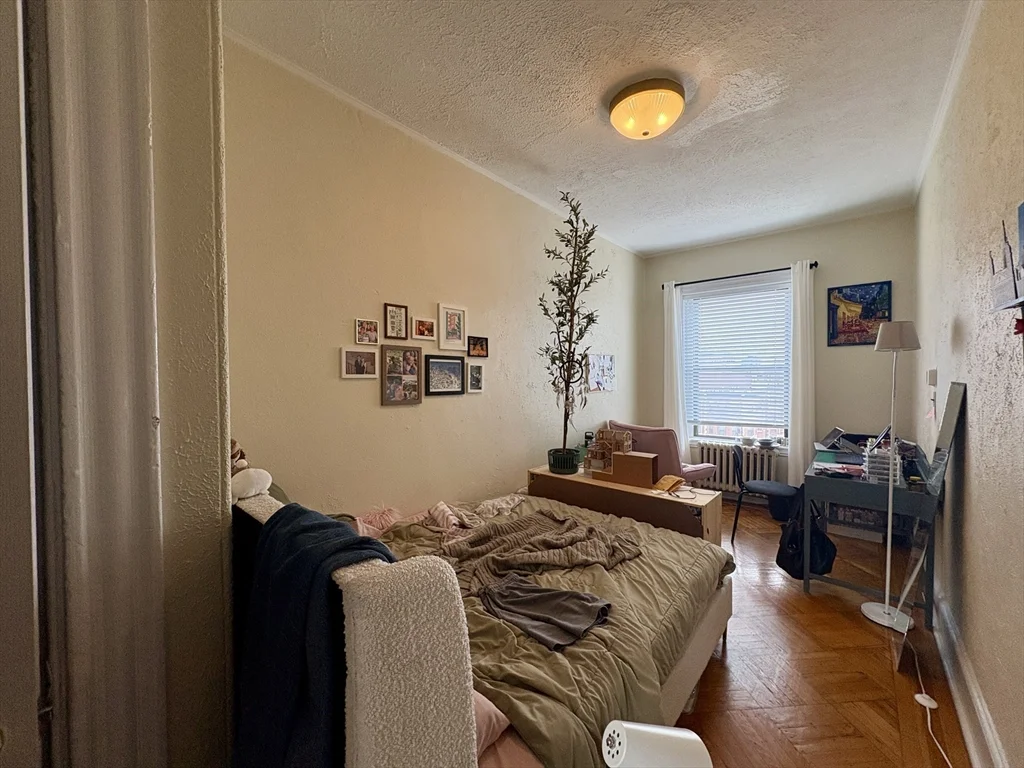3 bed, 1 bath apartment for rent at 914 Beacon St Unit 4, Fenway — photo 18 of 19