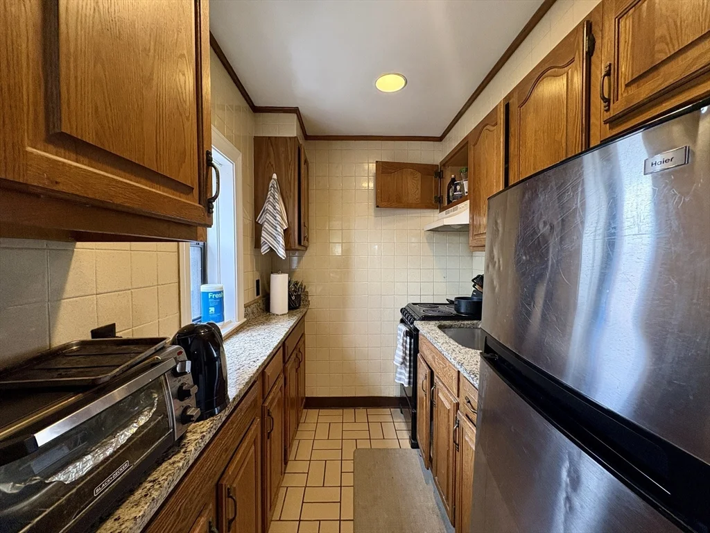 3 bed, 1 bath apartment for rent at 914 Beacon St Unit 4, Fenway — photo 4 of 19