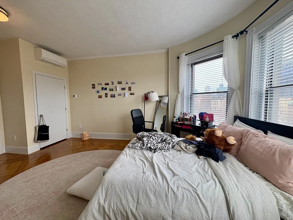 3 bed, 1 bath apartment for rent at 914 Beacon St Unit 4, Fenway — photo 10 of 19
