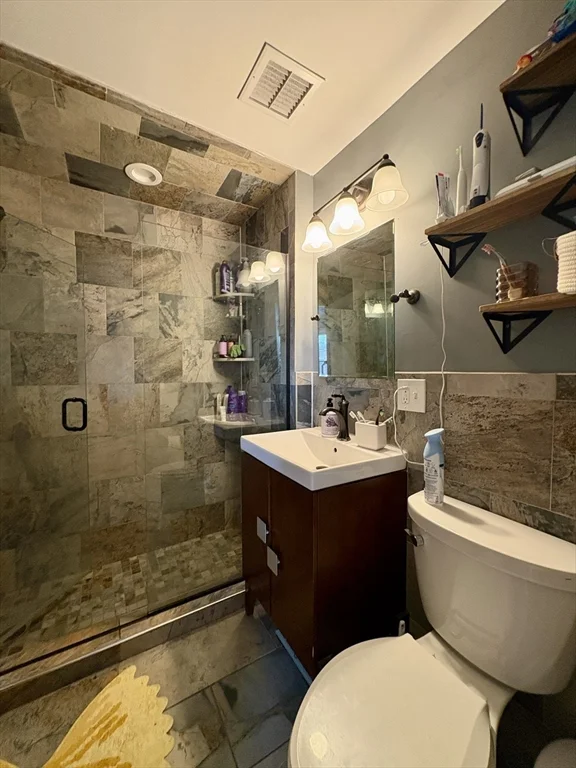 3 bed, 1 bath apartment for rent at 914 Beacon St Unit 4, Fenway — photo 6 of 19