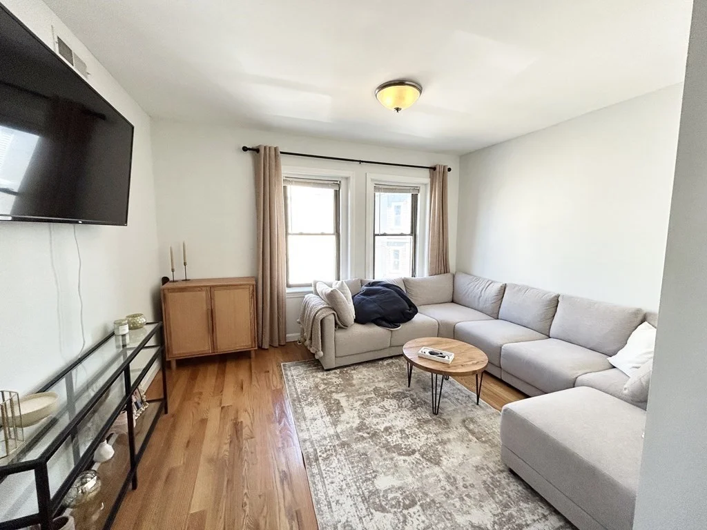 3 bed, 1 bath apartment for rent at 914 Dorchester Ave Unit 2, Dorchester — photo 3 of 7
