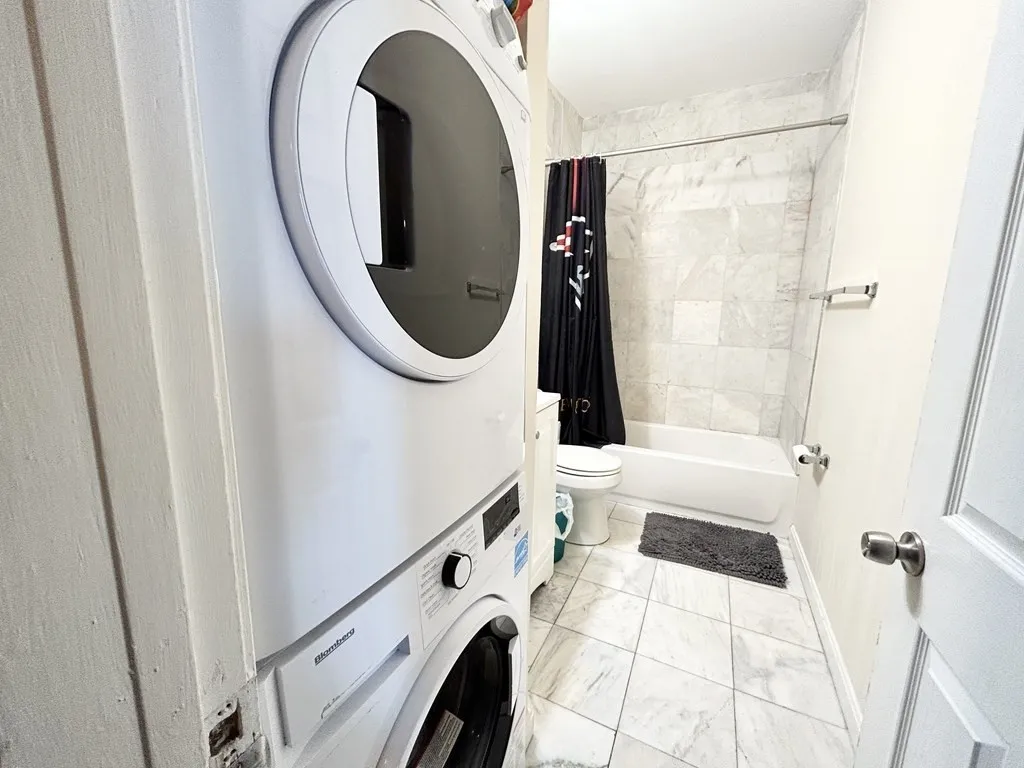 3 bed, 1 bath apartment for rent at 914 Dorchester Ave Unit 3, Dorchester — photo 6 of 7