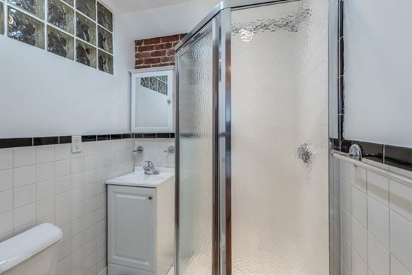 3 bed, 2 bath apartment for rent at 915 Beacon St Unit A, Fenway — photo 12 of 20