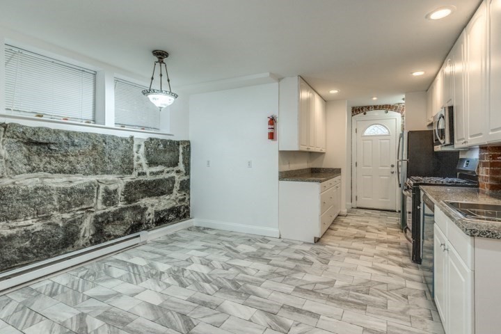 3 bed, 2 bath apartment for rent at 915 Beacon St Unit A, Fenway — photo 7 of 20