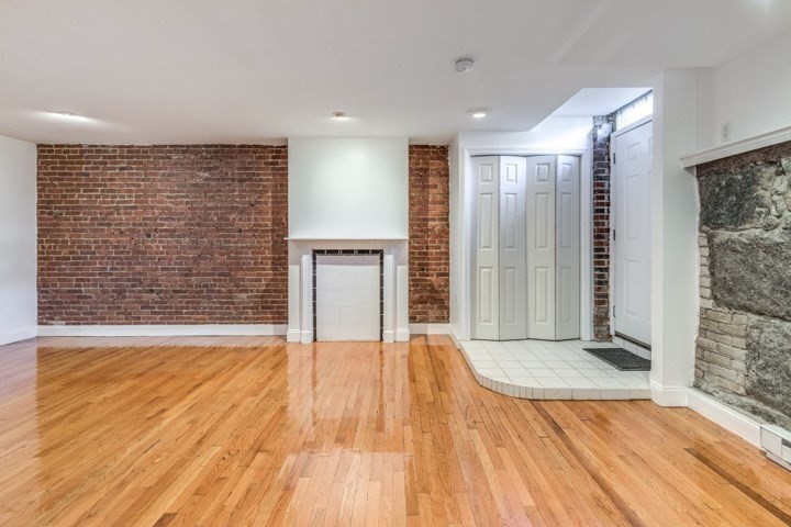 3 bed, 2 bath apartment for rent at 915 Beacon St Unit A, Fenway — photo 2 of 20