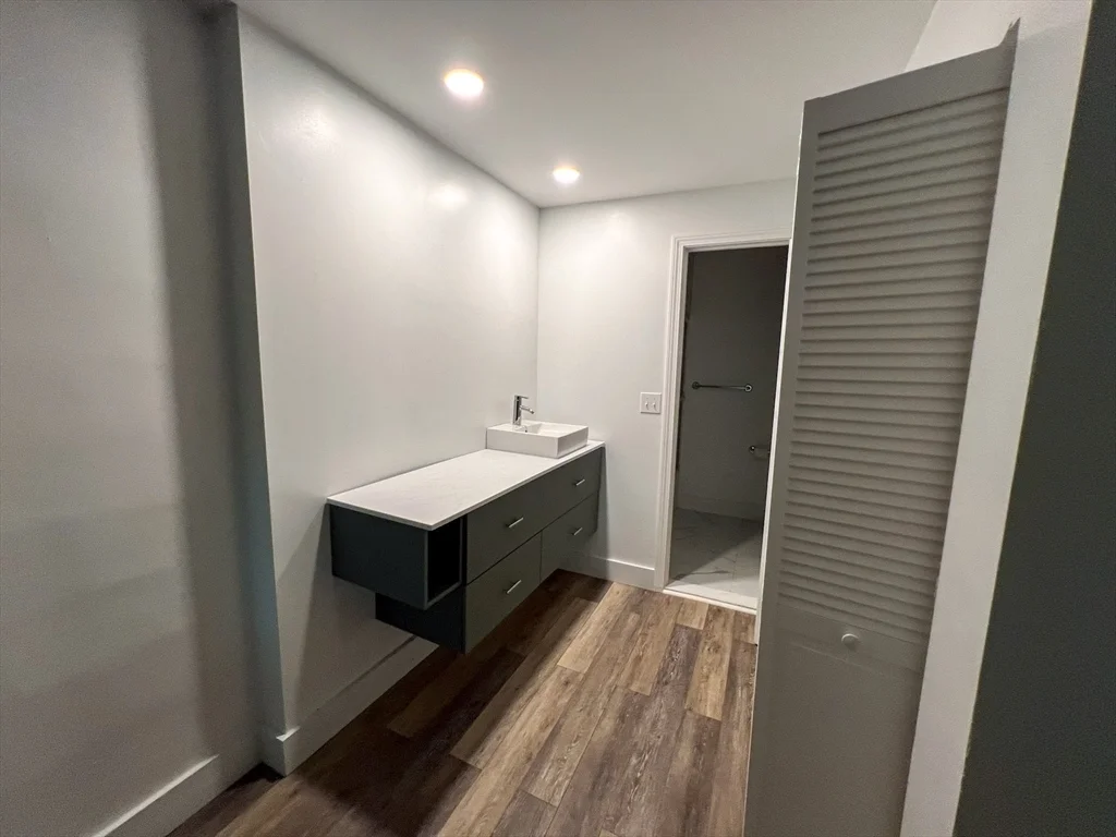 1 bed, 1 bath apartment for rent at 915 Edgell Rd Unit 67, Framingham — photo 5 of 11