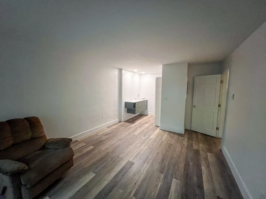 1 bed, 1 bath apartment for rent at 915 Edgell Rd Unit 67, Framingham — photo 4 of 11