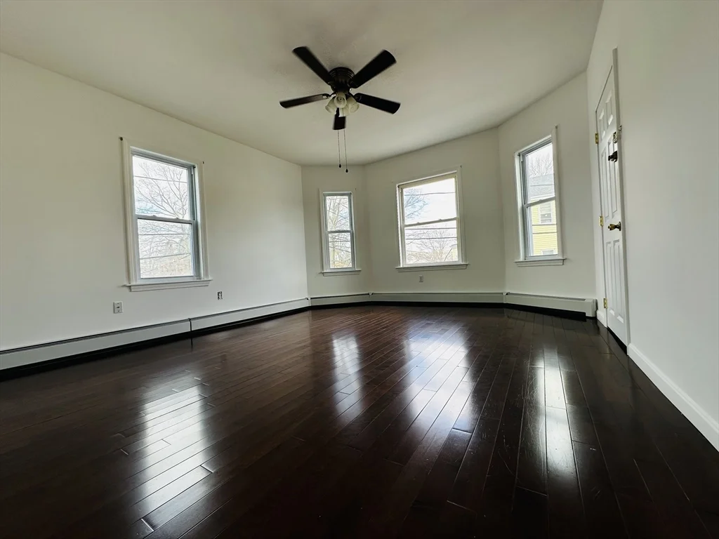 3 bed, 1 bath apartment for rent at 915 Walnut St Unit Unit 2, Fall River — photo 6 of 17