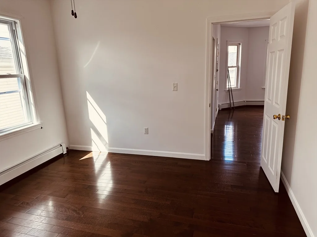 3 bed, 1 bath apartment for rent at 915 Walnut St Unit Unit 2, Fall River — photo 9 of 17