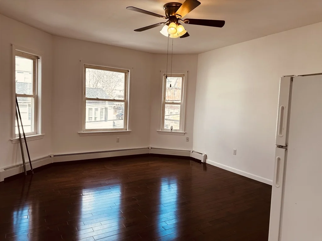 3 bed, 1 bath apartment for rent at 915 Walnut St Unit Unit 2, Fall River — photo 12 of 17