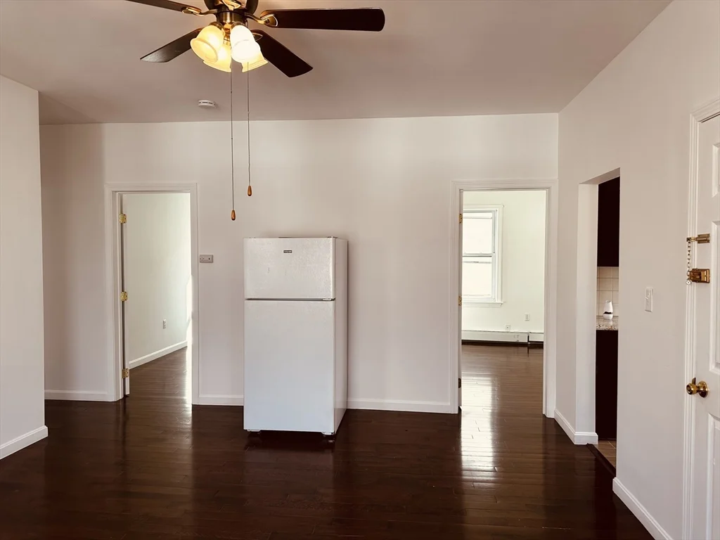 3 bed, 1 bath apartment for rent at 915 Walnut St Unit Unit 2, Fall River — photo 4 of 17