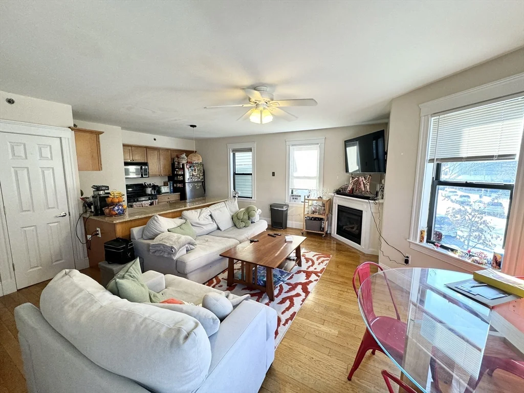 2 bed, 1 bath apartment for rent at 916 Dorchester St Unit 1, Boston — photo 2 of 7