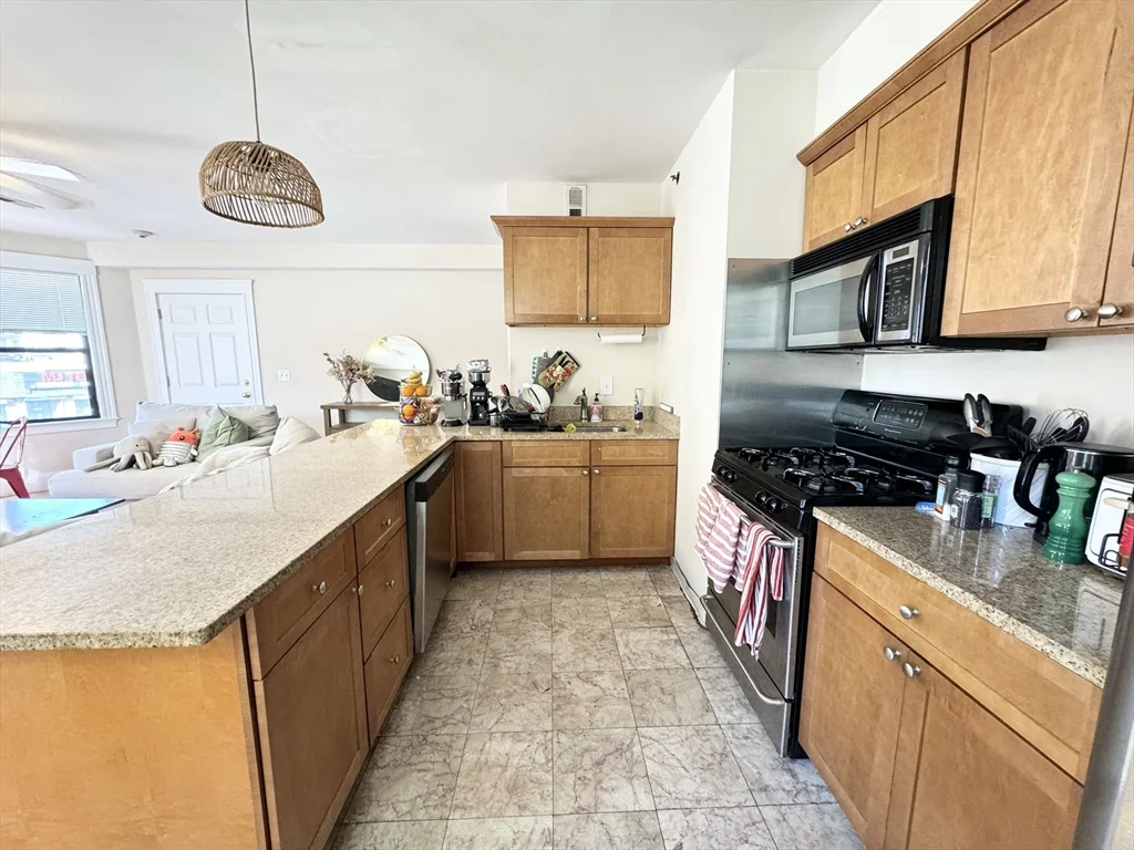 2 bed, 1 bath apartment for rent at 916 Dorchester St Unit 1, Boston — photo 1 of 7