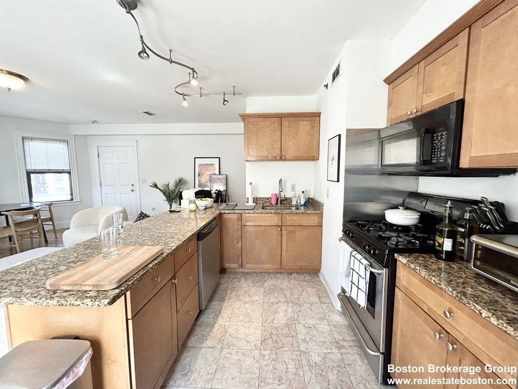 2 bed, 1 bath apartment for rent at 916 Dorchester St Unit 2, Boston — photo 1 of 7