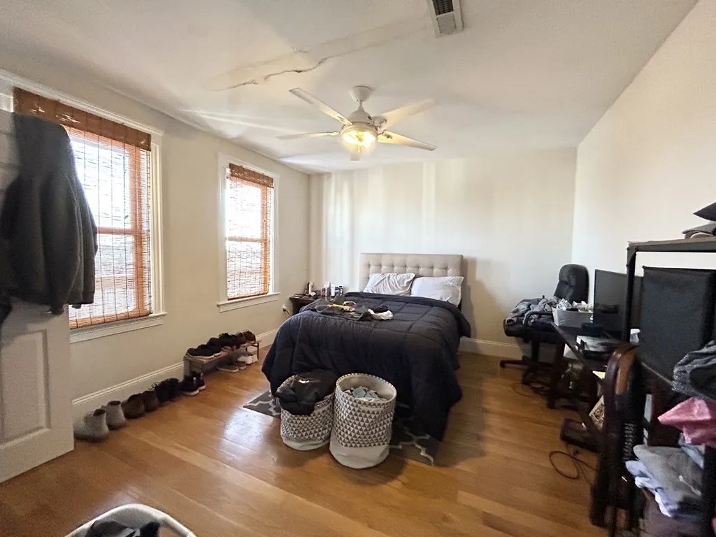 2 bed, 1 bath apartment for rent at 916 Dorchester St Unit 3, Boston — photo 5 of 6