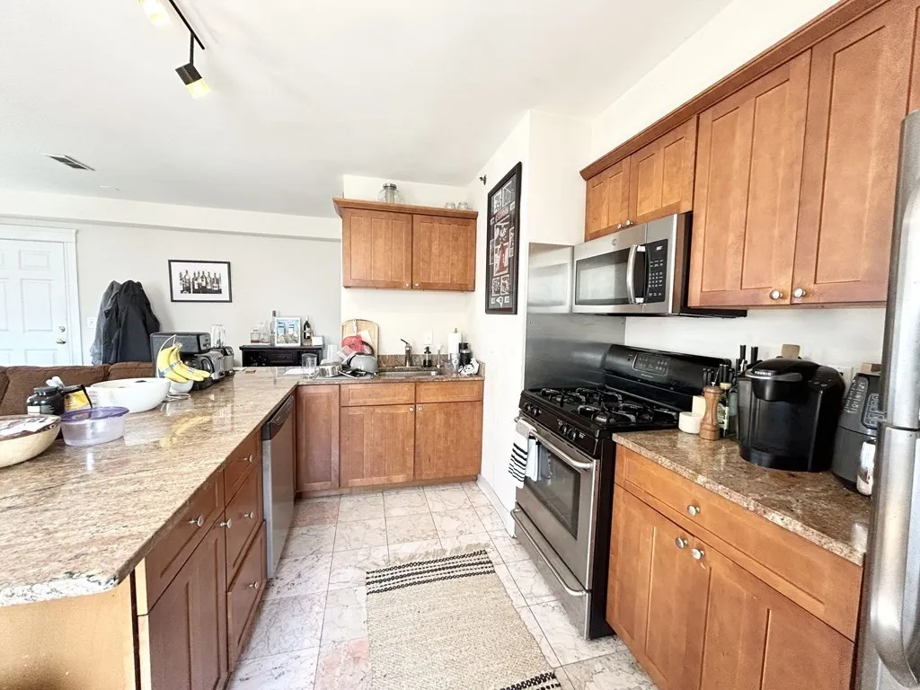 2 bed, 1 bath apartment for rent at 916 Dorchester St Unit 3, Boston — photo 2 of 6