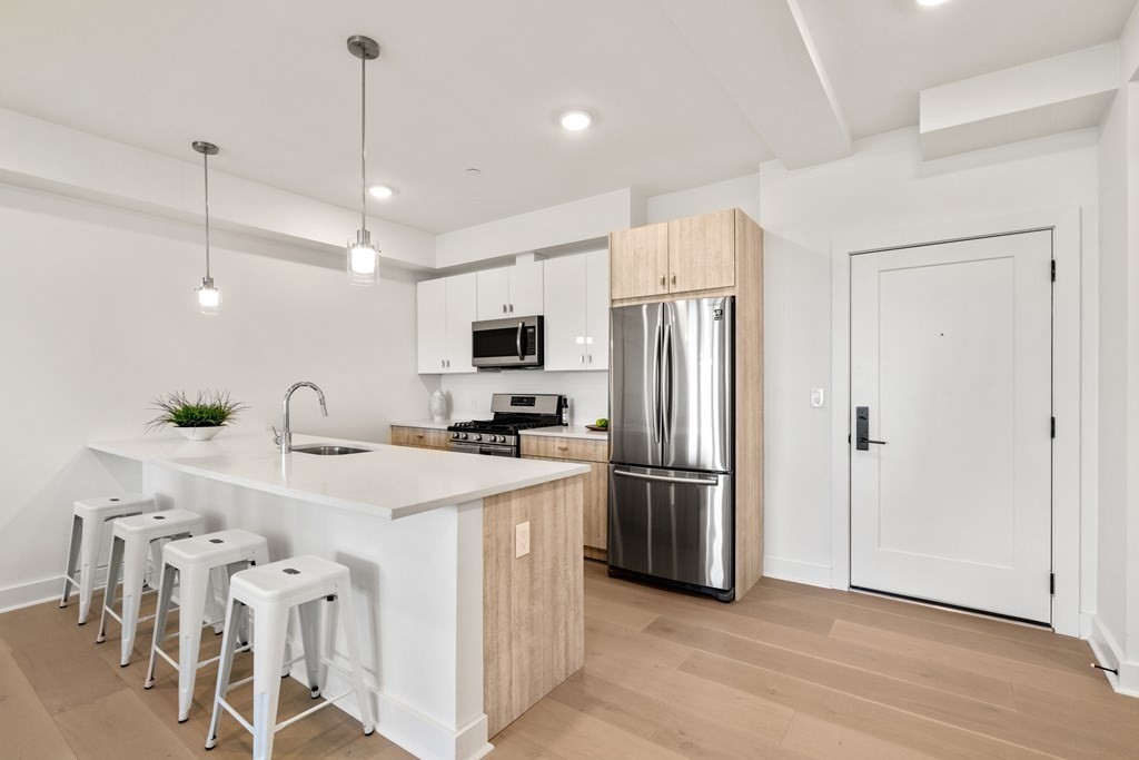 2 bed, 2 bath apartment for rent at 917 Bennington St Unit 207, East Boston — photo 2 of 12